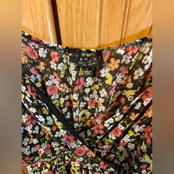 Trixxi Black Floral Dress - Picture 2 of 4